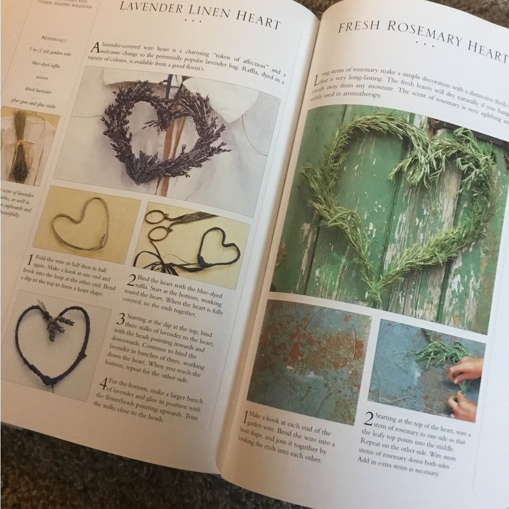 The Complete Book of Garlands, Circles and Wreaths - Picture 2 of 3